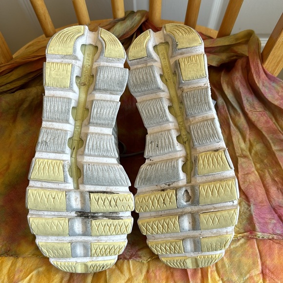 On Cloudswift 2.0 Women’s Running Shoes - White Limelight - Picture 3 of 4